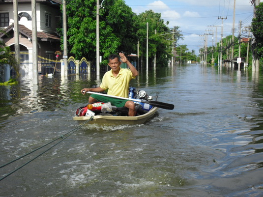 ขนกันเต็มลำ   แถมพ่วงมาอีกลำ :grin: