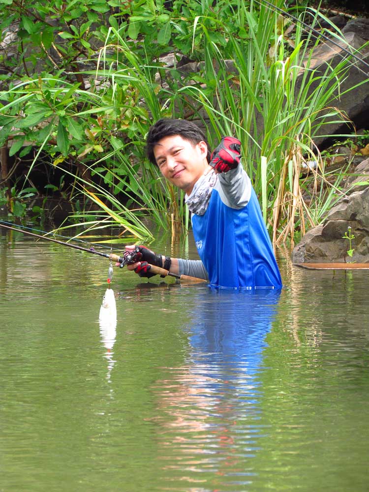  [b]นี่ก็อีกตัว ไม่รู้ปลาใคร อีรุงตุงนัง ไปหมด...[/b]