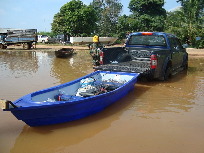 เรือรุ่นไม่ต้องมีเทเลอร์ ถอยรถเทียบ เสียบขึ้นเลย