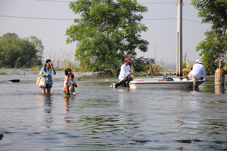 เรือเล็กนี่ดีไปอย่างเอาเรือลงง่ายดีเนอะ :grin: