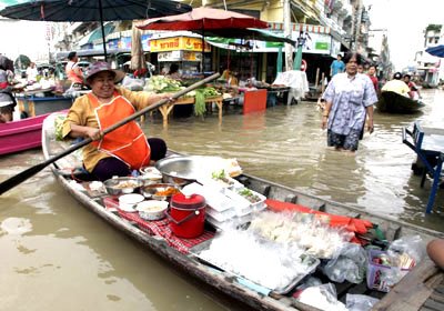 เห็นคนไทยที่ไม่เคยขาดรอยยิ้ม