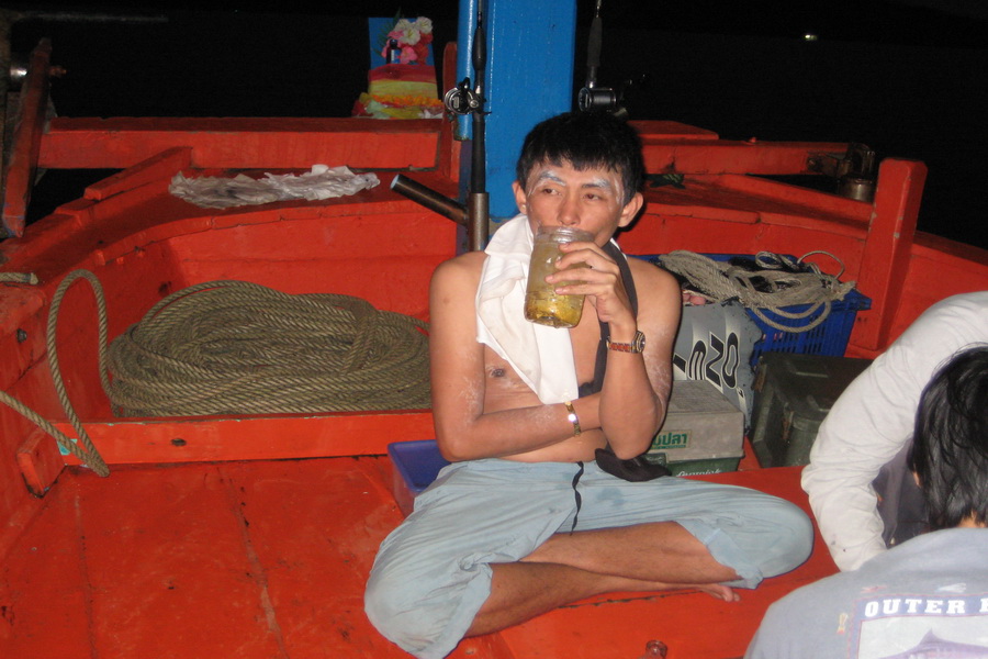 แก้วนี้แก้วที่สี่ ต้องขอตัวหมดสติก่อนนะครับ :sleep: