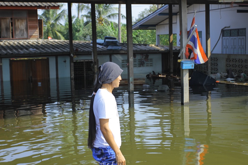 น้าตุ๊ก ช่างภาพประจำทีมงานร้านลุงนิท ครับ