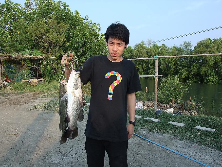 [b]นี่ก็ผลงานของ น้ากอล์ฟ (มะขิง) ครับ 2 หน่วยจ๊า อิอิ[/b]
 :cool: :cool: :cool: :cool: :cool: :coo