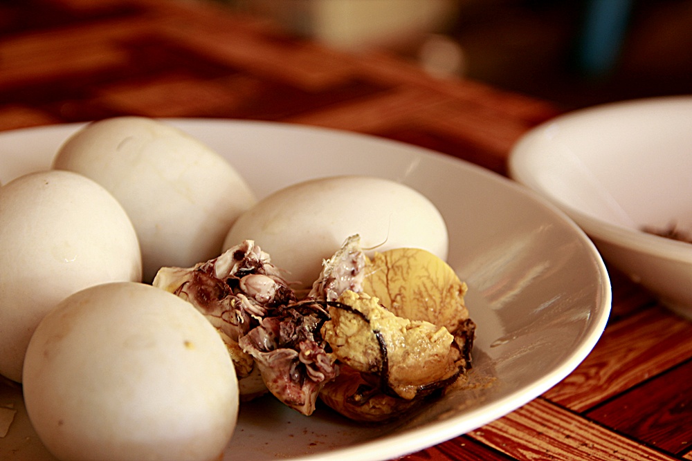 ระหว่างรอ กินไข่ลูกกันดีกว่า โด๊ปๆไว้หน่อยยังอีกไกล  :cool: :cool: :cool:
