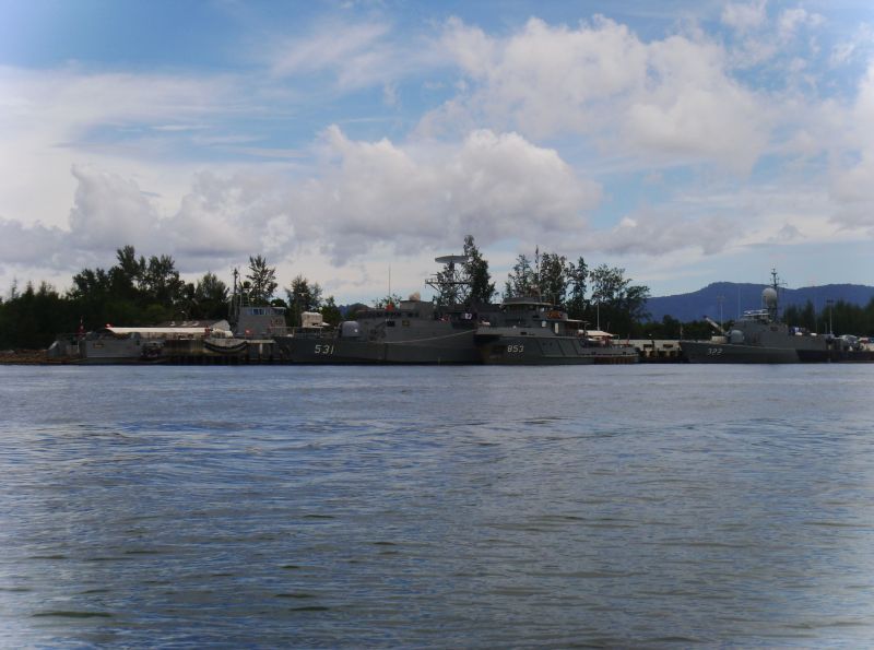  [b]ท่าเทียบเรือของฐานทับเรือพังงาครับ[/b] :ohh: :ohh: