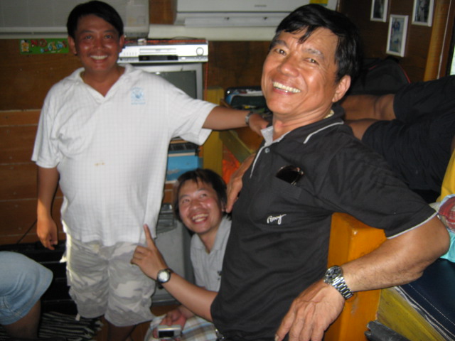...13..ฮ่าๆๆๆๆๆๆๆ..ว่างัย..ว่าตาม..ช่ายม่ะเฮีย....คริ คริ... :grin: :grin: