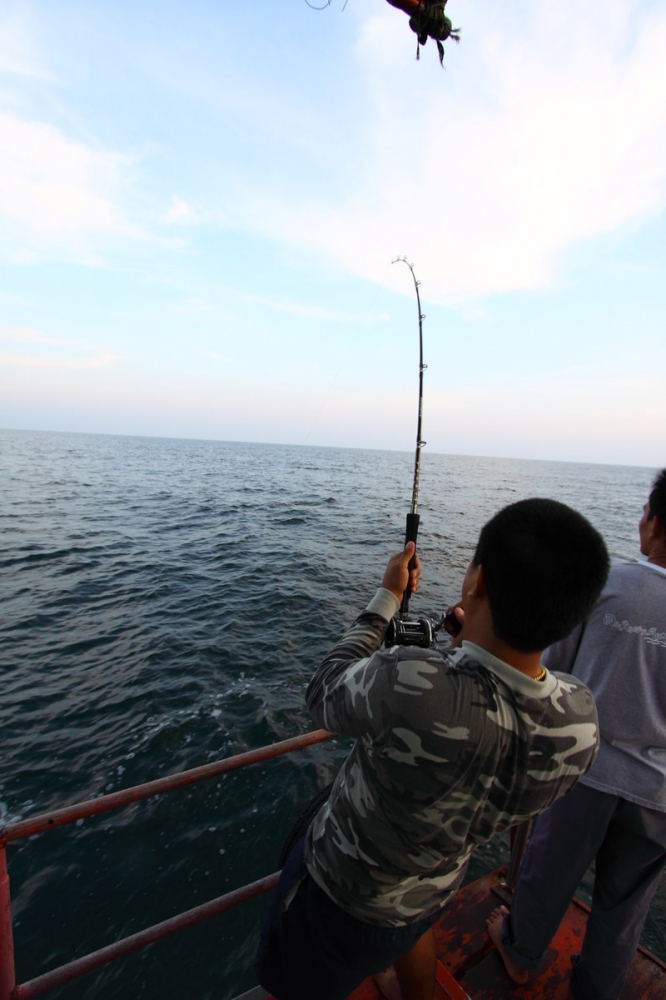 จากหัวเรือมาท้ายเรือล่ะ :grin: