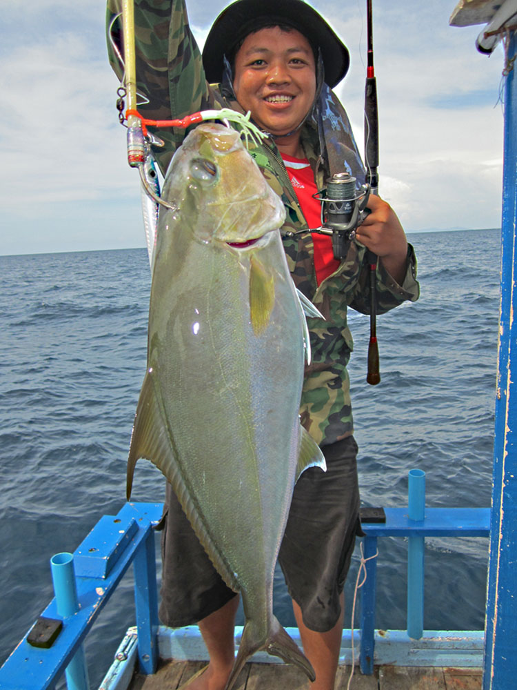 ตัวนี้เป็นAmberjack  ไซ้สวยเลยทีเดียว

ด้วยเหยื่อAbu speed jig สีฟ้า :umh: