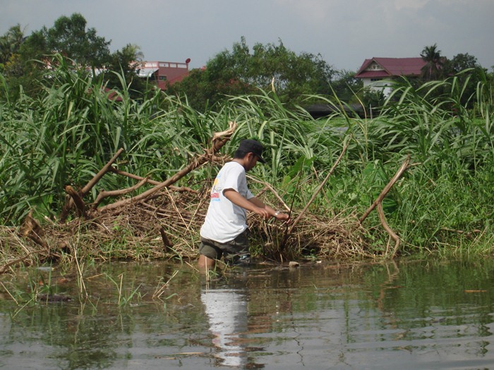 โอ้โห ๆ   น้ำลึก   พ่อ   หนามอยู่ตรงไหน เนี่ย     :frown: :frown: