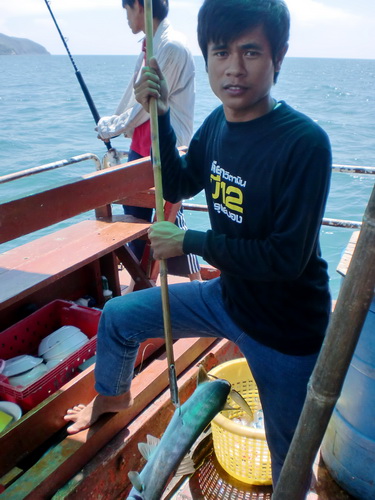 ท้ายเรือก็โดนครับ พี่ นิรุธกับ สากเหลือง 