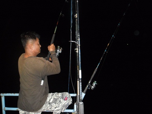 หลังเรือมีจิ๊กมั่งแล้ว แต่หลุด  :laughing: :laughing: :laughing: