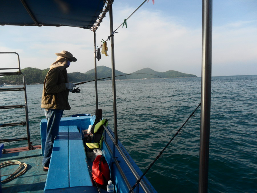 วุดดี้หย่อนท้ายเรือครับ 
 :love: :love: