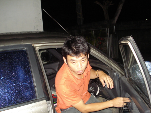 ทำหน้าเหมือนกับเมาค้างมาเลยครับ  :laughing: