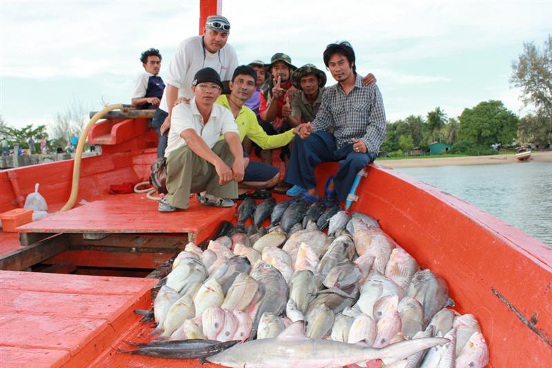 ขอบคุณไต๋เบิร์ดครับที่ขยันหาปลา...เรือรุ่งทิพย์
ขอบคุณสำหรับรูปจากคุณหมอชัยรัตน์ครับ
ขอบคุณน้องฟาซ