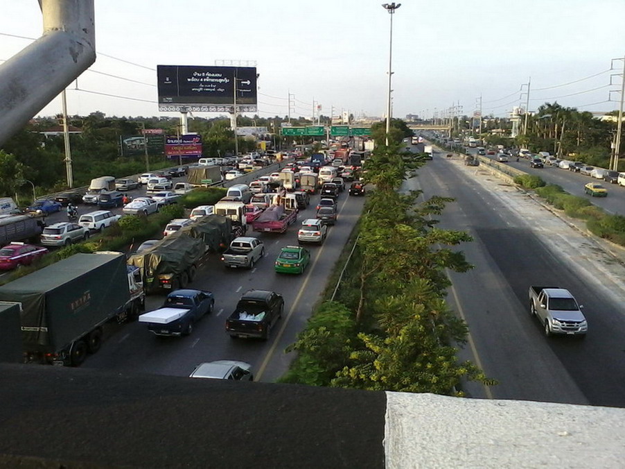 พักการทักทาย รายงานข่าว เล่าด้วยภาพกันหน่อยครับ :smile: :smile: :smile: :smile:
ตอนนี้ พื้นท