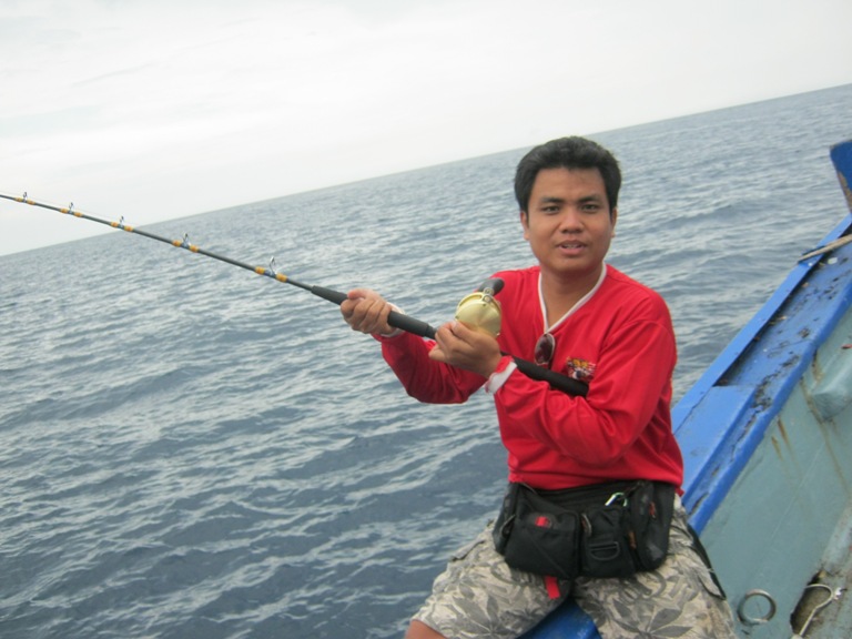 [q][i]อ้างถึง: chaibangpee posted: 04-11-2554, 15:30:49[/i]

+ครับปลาชายร่องกับเรือไต๋เสื้อหนัง :c