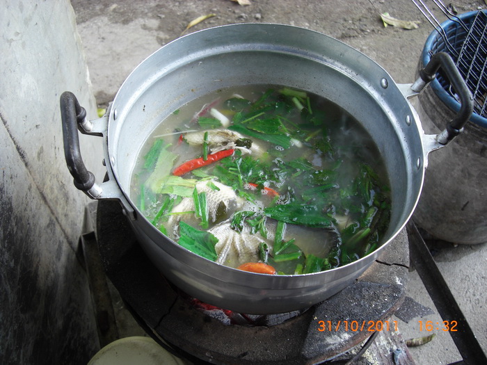กับข้าวเย็นนี้ ต้มยำปลานิล :umh: :umh: :umh: