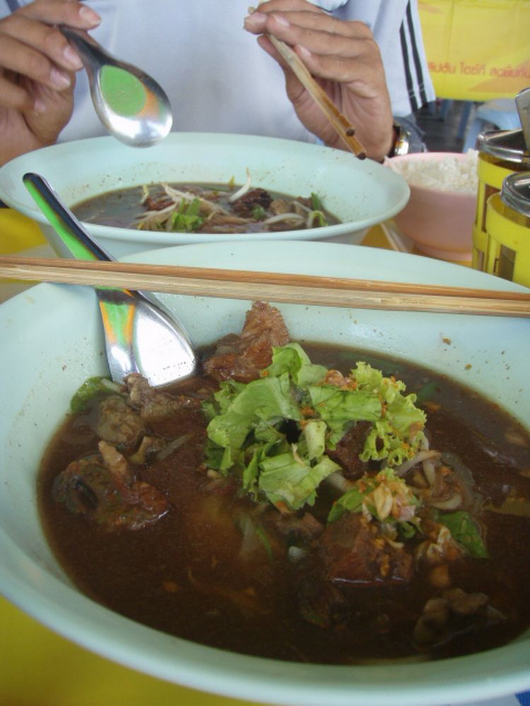 แวะหาไรกินก่อนละกัน หิว :umh: :umh: :umh: :umh: :umh: :umh: