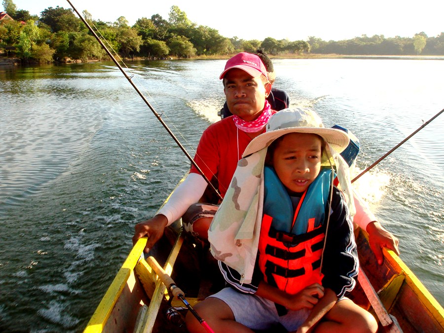 เช่นเคยครับ...แบกความหวังมาเต็มลำเรือ....สู้ๆคร้าบบบ  :grin: