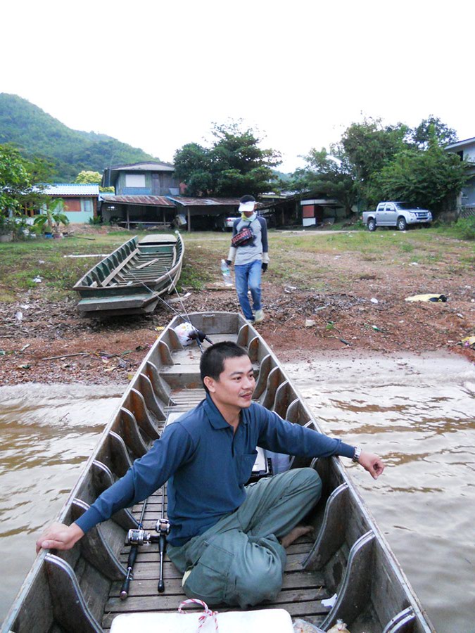 
   ยามเช้าวันนี้ น้าตาล น้าหนุ่ย และผม ออกเดินทางจากบ้านท่าเรือ จุดหมายปลายทาง บ้านโปร่งลึก งานนี้