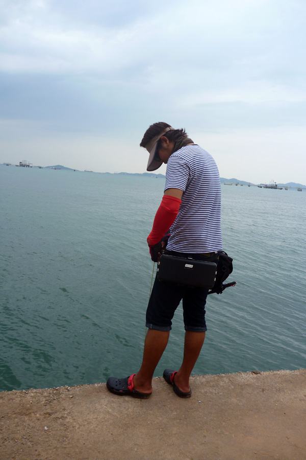 รีบออกทำมาหากิน   :laughing: