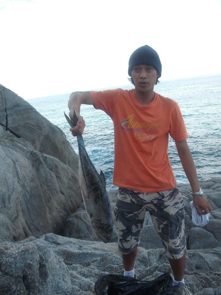 [q][i]อ้างถึง: ศาลายอด posted: 18-11-2554, 22:30:25[/i]



บอกแล้วหาที่ตกที่มันสบาย ๆ มั้งต๊ะ...