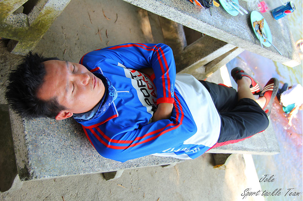 หันมาอีกที อ่าวเฮ้ย!ใครมานอนตายอยู่นี่ว่ะเนี่ย :cry: :cry: :cry: :cry: :cry: :cry: :cry: