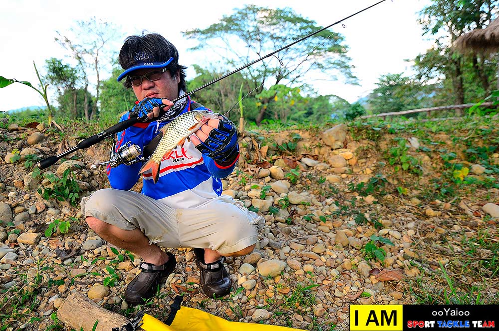 นี่ไงเจ้าของปลา ถ้ามีใครถามว่าปลาอยู่ไหนจะได้เอารูปนี้โชว์เป็นหลักฐานนะ :laughing: :laughing: :laugh