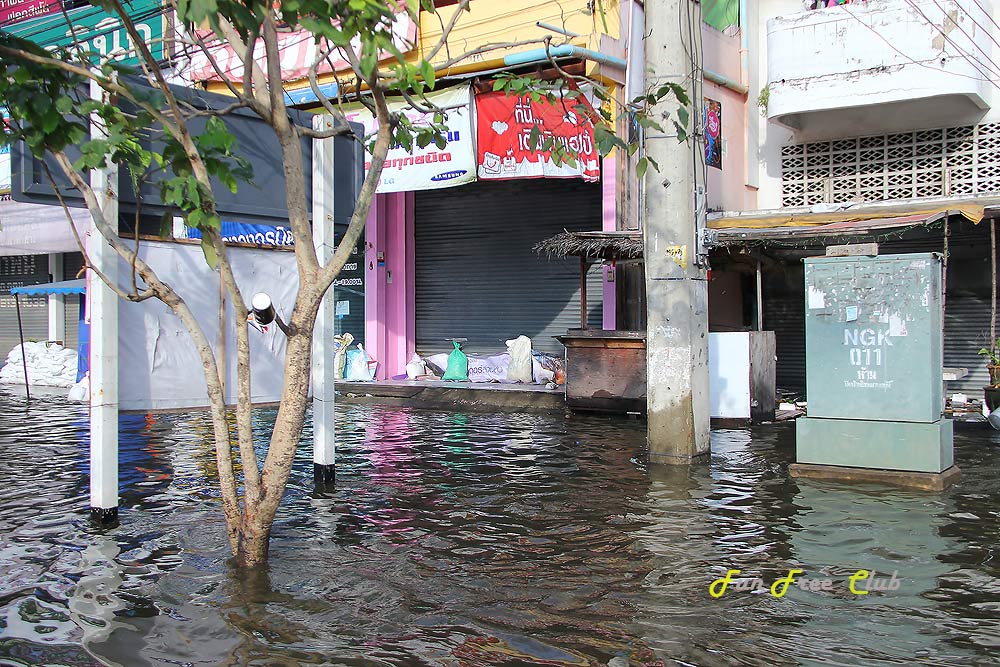 


 [b]ร้านเพื่อนเกรียง รอดดด [/b]        :grin: