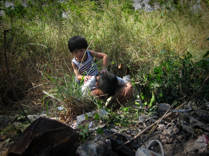 ยินดีครับน้า  แห้ง-เสรี

อ้าวววววเด็กเขาทำอะไรกันน่ะ(น้องเท่ง(อาร์ม))กะน้องเบฏ