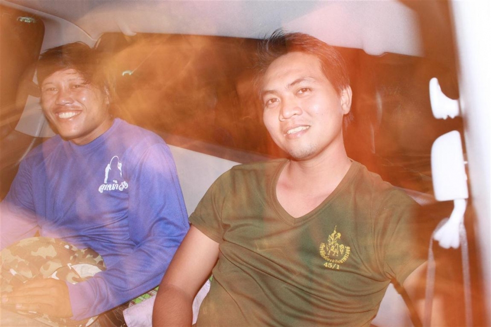 ข้างหลังรถกะเมาครับ

เริ่ม แต่ 40  ฮอด  285 ครับผม
