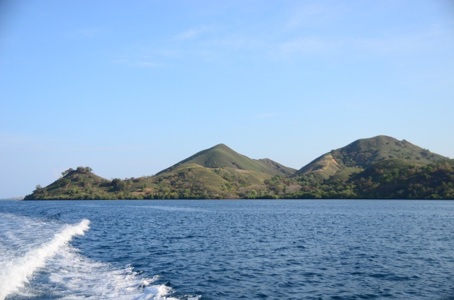 เริ่มวันที่  5 ครับวันนี้ไปทาง Rinja Islands อีกกลุ่มหมู่เกาะที่น่าสนใจ แถบนี้ฝนตกคงดีกว่าภูเขาเลยเป