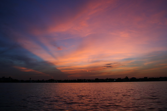 

                       ขอขอบคุณ  สมาชิก ที่เข้าเยี่ยมชม ทุก ๆ ท่านมาก ครับ   ถ้ามีภาพสวย ๆ จะนำม