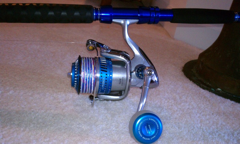 ยืมรูปคนอื่นมาครับ ขายที่ $1050 x 30 = 31500 บาท
Stella 8000 SOM 16000 spool
แต่ผมชอบ Saltiga สีแด
