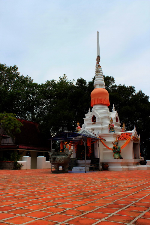 ไหว้พระขอปลา.... :smile: