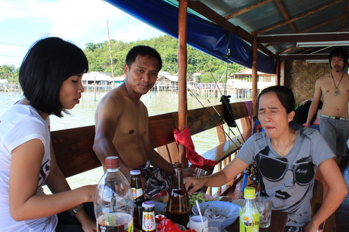 นี่ก็หาของมาทำกินกันได้ทั้งวัน..... :laughing: