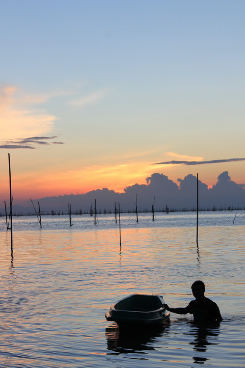ทหารบกตกน้ำ กลายเป็นทหาร+เรือ :laughing: