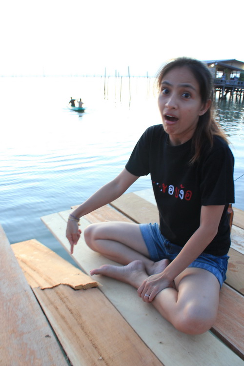 พี่สนครับ....ตอนกลับจ่ายค่าสปริงบอร์ดที่พี่ทำหักไว้ด้วยครับ :laughing: