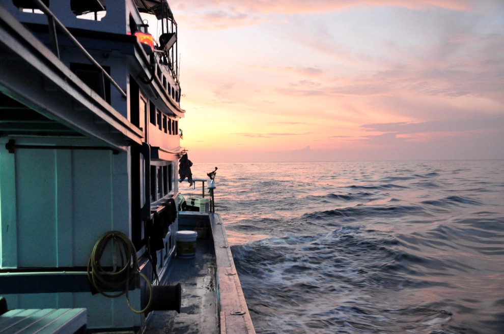 หลังจากวิ่งเรือ ยาวรวดเดียว รุ่งเช้า วันที่ 18 แสงแดด สวยๆยามเช้าของสิมิลัน ก็ต้อนรับพวกเราด้วยความอ