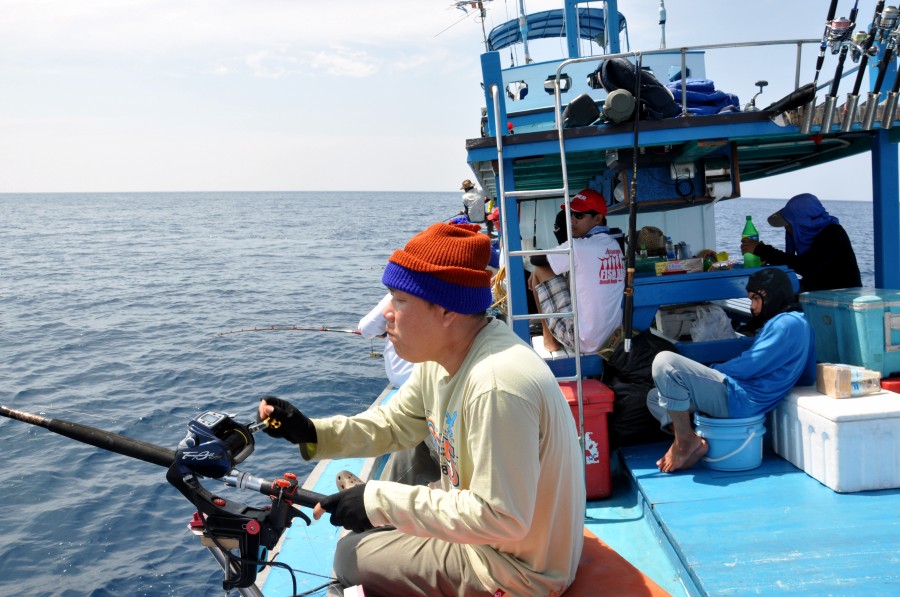 ด้านหัวเรือ พี่ศักดิ์ ก็ไม่น้อยหน้า กดปรื้ด ขึ้นมาเหมือนกัน 