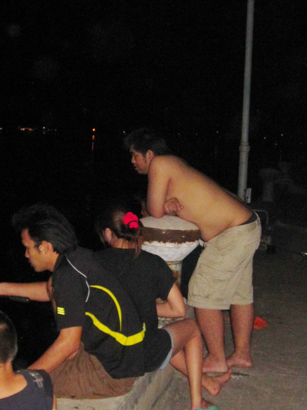 เจ้ามินท์ตามลุ้นถึงขนาดต้องถอดเสื้อ :love: