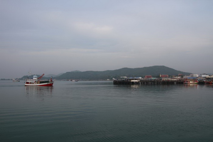 เริ่มมีเรือเข้าเทียบท่าแล้ว

สวัสดีครับน้า[b]ปลากัดหม้อ[/b] ขอบคุณที่เข้ามาชมนะครับ  :cheer: :chee