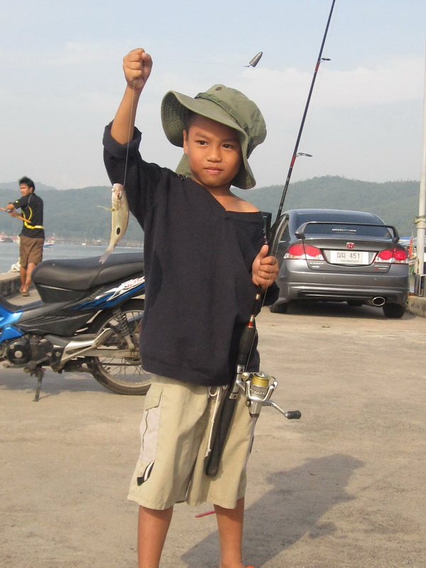เด็กรังแกเด็ก  :laughing: :laughing: :laughing: