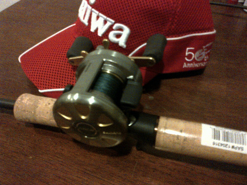 ไม่เทพนะครับ ชุดตีเหยื่อปลอมชุดแรกของผมครับ :grin:
รอก Shimano Cardiff 100A
คัน Fenwick Eagle GT 2