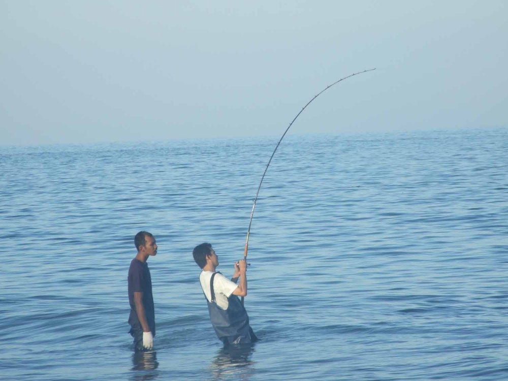 SURF Fishing ปากน้ำปราณ เจอดีกับปีศาจใต้น้ำครับ ^_^