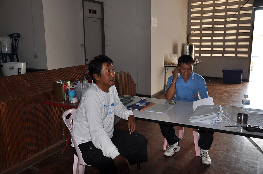 ติดต่อก่อนครับว่ามีผู้ประสบภัยกี่ครัวเรือน จะได้ลงถุงยังชีพที่เตรียมมาให้พอกับผู้ประสบภัย :grin: :gr