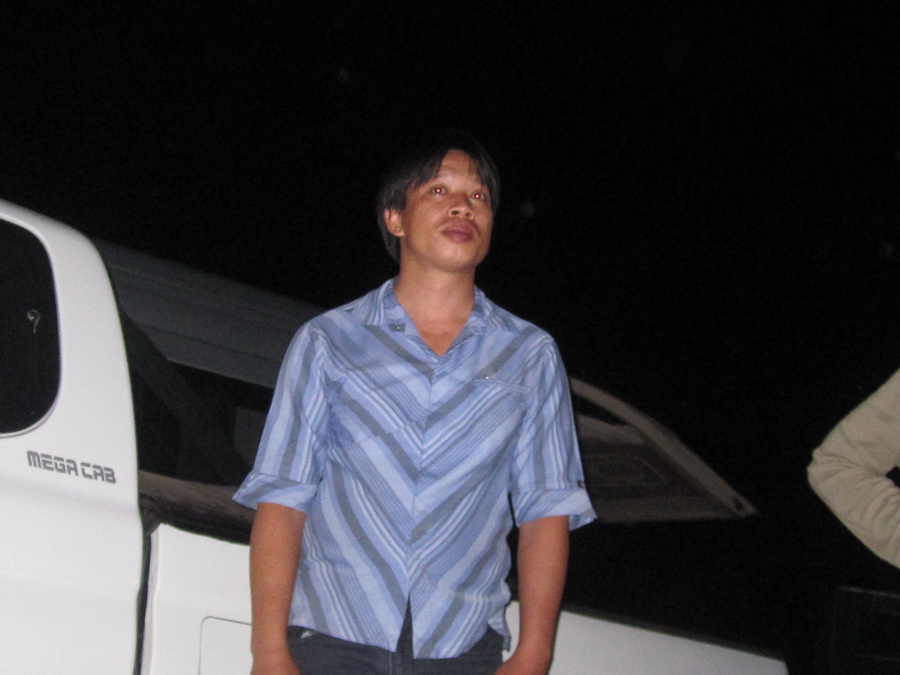 เพ่ครับมาเดินแบบเหรอครับ แต่งตัวไม่เหมาะสมให้ FB- ครับ :laughing: :laughing: :laughing: