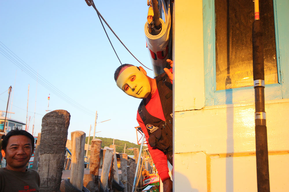  [b]ยังครับไต๋เรืองต้องยังงี้ครับ[/b] :laughing: :laughing: :laughing: