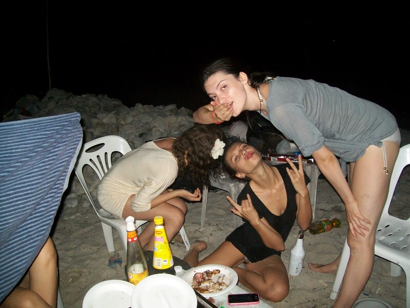สาวๆเริ่มหิวกันแล้วครับ  :grin: